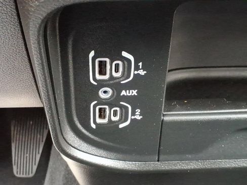 Used 2025 RAM 2500 Big Horn AWD/4WD image 29