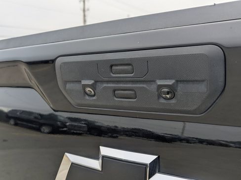 Used 2022 Chevrolet Silverado 1500 LTZ image 15