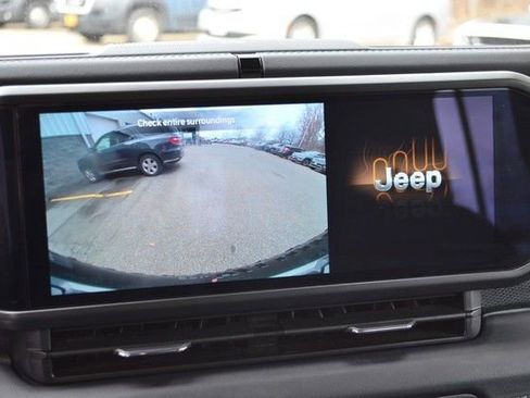 Used 2025 Jeep Wrangler Unlimited Rubicon image 30