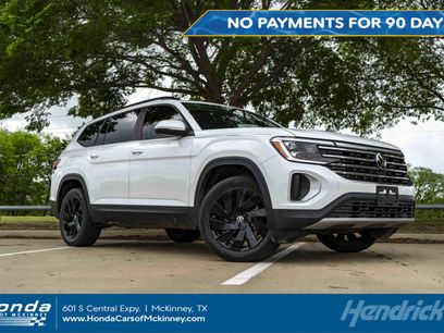 Used 2024 Volkswagen Atlas SE w/ Black Wheel Package