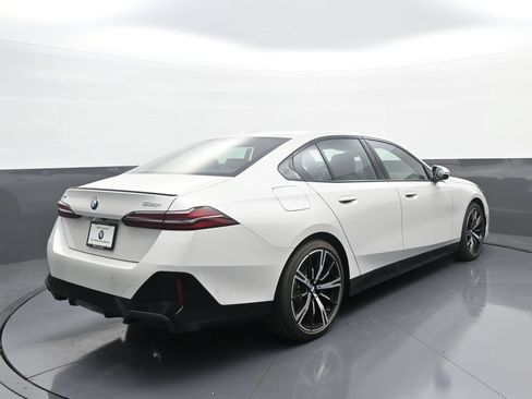 New 2027 BMW 530i xDrive w/ M Sport Package AWD/4WD image 7