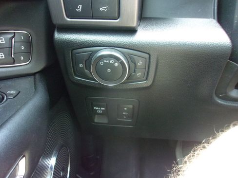 Used 2018 Ford Expedition Max Platinum AWD/4WD image 22