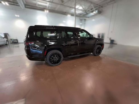 New 2025 Jeep Wagoneer Series II image 13