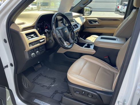 Used 2021 Chevrolet Suburban Premier w/ Premium Package AWD/4WD image 8
