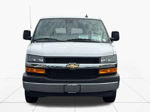 Used 2025 Chevrolet Express 3500 LT w/ LT Preferred Equipment Group RWD image 9