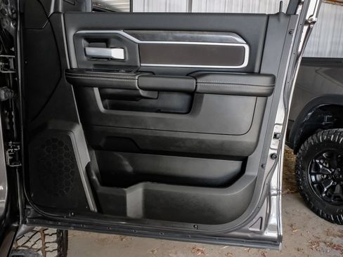 Used 2024 RAM 2500 Big Horn AWD/4WD image 46