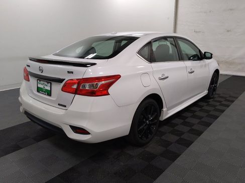Used 2018 Nissan Sentra SR w/ Technology Package FWD image 9