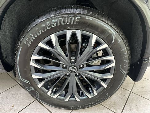 Used 2026 Nissan Rogue Platinum w/ Platinum Premium Package image 15