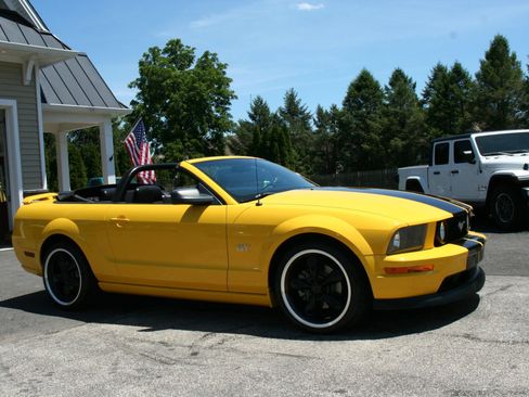 Used 2006 Ford Mustang GT Premium RWD image 7