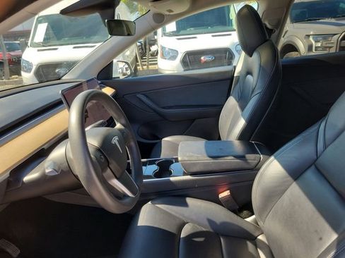Used 2020 Tesla Model Y Long Range image 18
