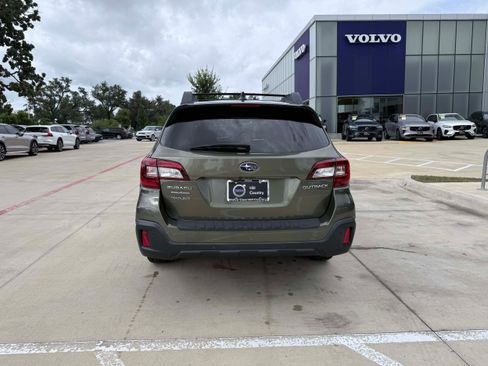 Used 2018 Subaru Outback 2.5i Limited AWD/4WD image 5