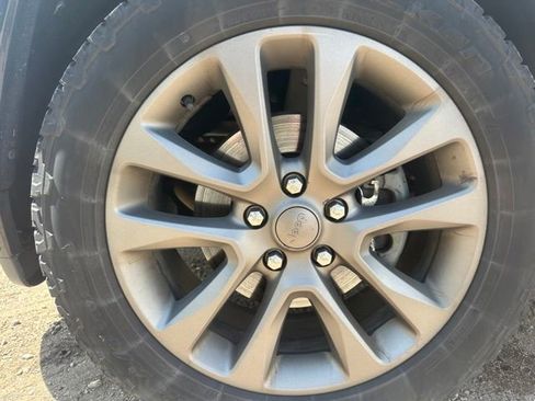 Used 2016 Jeep Grand Cherokee Limited 75th Anniversary AWD/4WD image 10