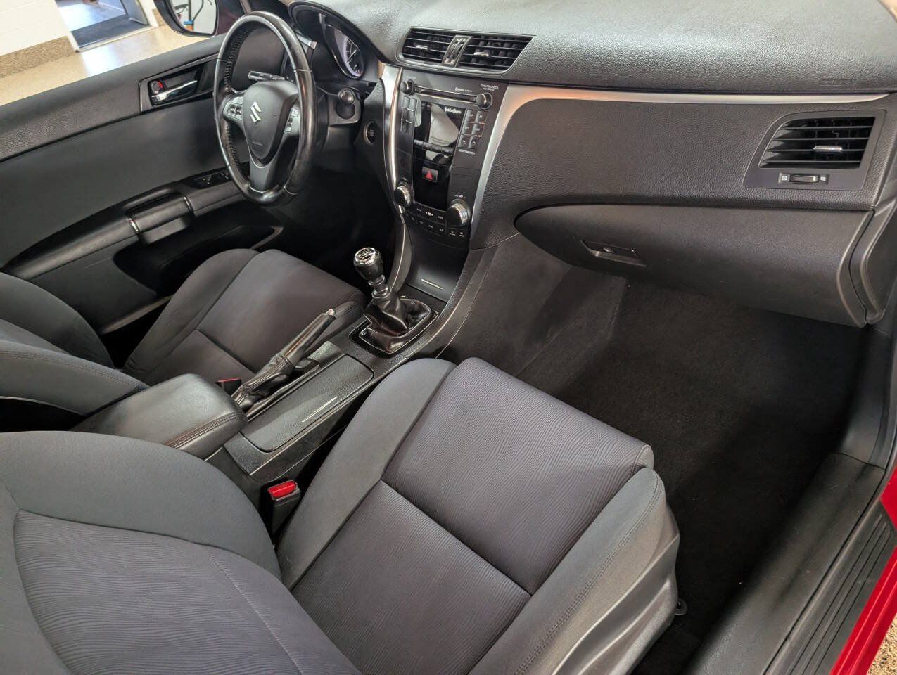 Used 2010 Suzuki Kizashi GTS FWD image 18
