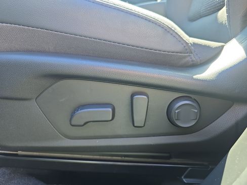 Used 2025 Subaru Forester Premium AWD/4WD image 13