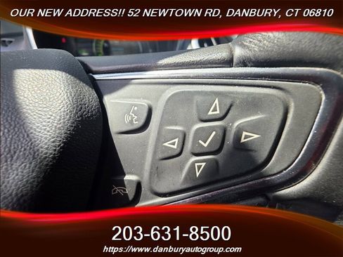 Used 2017 Chevrolet Volt Premier w/ Driver Confidence II Package FWD image 9