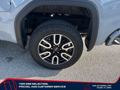 Used 2025 GMC Sierra 1500 AT4 w/ AT4 Premium Package AWD/4WD image 9