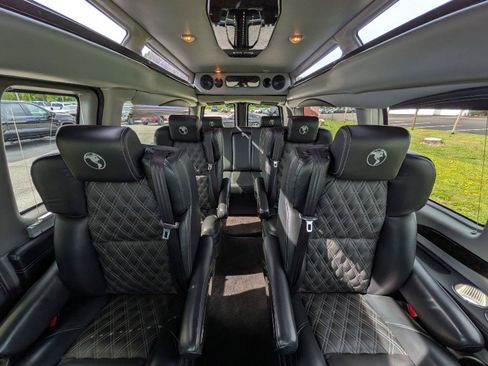 Used 2023 GMC Savana 2500 Extended RWD image 29