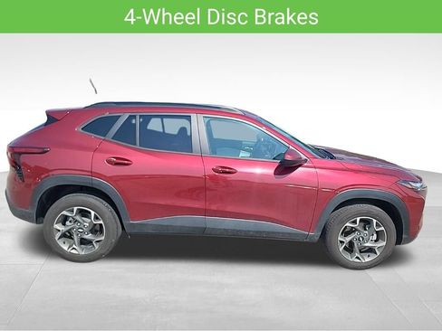 Used 2025 Chevrolet Trax LT w/ Driver Confidence Package FWD image 14