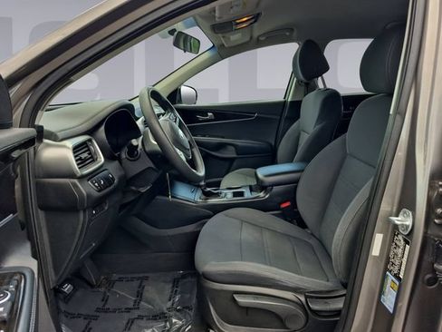 Used 2019 Kia Sorento AWD image 10