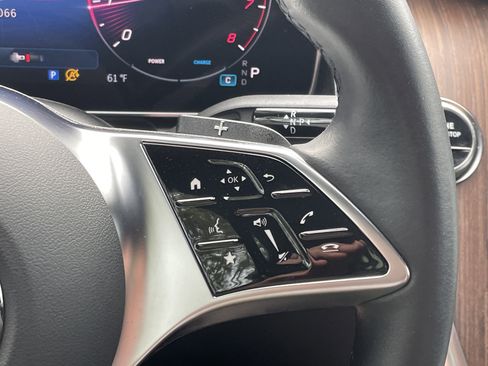 Certified 2025 Mercedes-Benz GLC 300 image 28