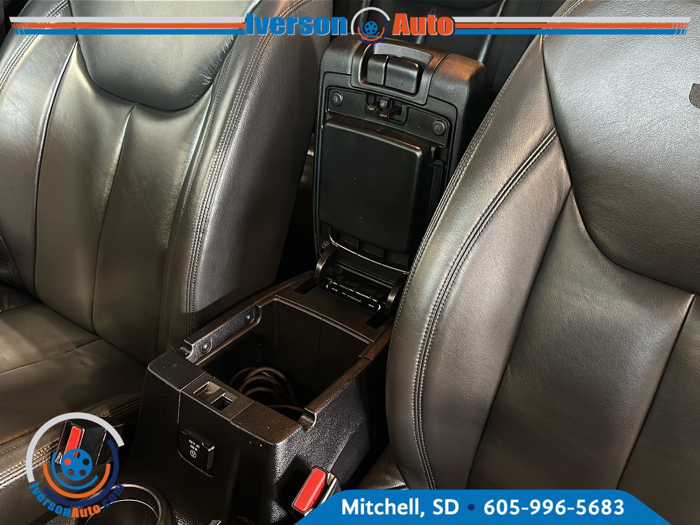 Used 2016 Jeep Wrangler Unlimited Sahara w/ Connectivity Group AWD/4WD image 21