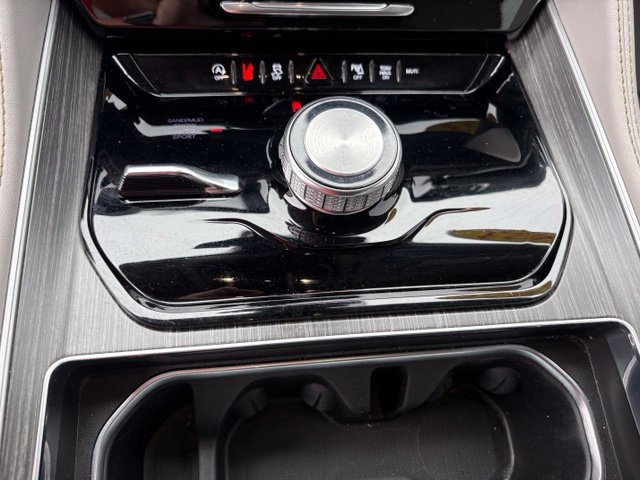 Used 2023 Jeep Wagoneer Series II AWD/4WD image 19