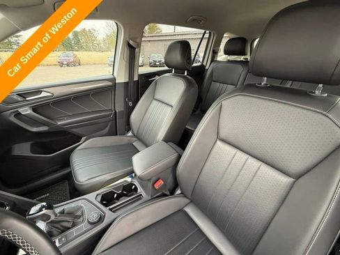 Used 2022 Volkswagen Tiguan SE AWD/4WD image 9
