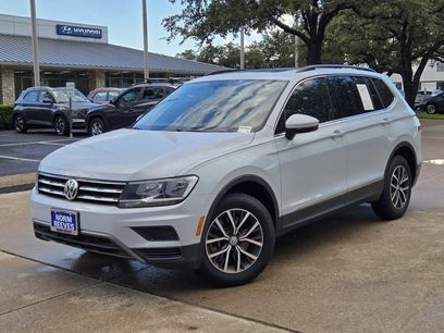 Used 2018 Volkswagen Tiguan SE w/ Panoramic Sunroof Package