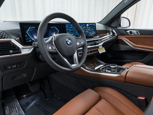 New 2026 BMW X5 xDrive40i w/ Executive Package image 12