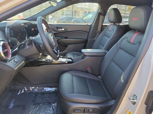 New 2026 Chevrolet Trax RS w/ Sunroof Package FWD image 18