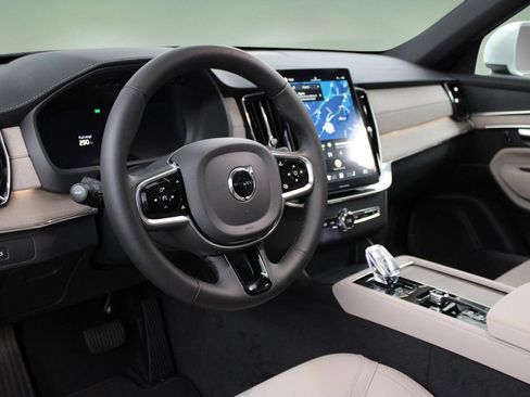 New 2026 Volvo XC90 B5 Core AWD/4WD image 2