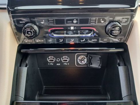 New 2025 Jeep Grand Cherokee Limited w/ Trailer Tow Package AWD/4WD image 26