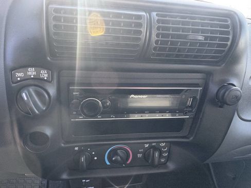 Used 2004 Ford Ranger XLT image 14