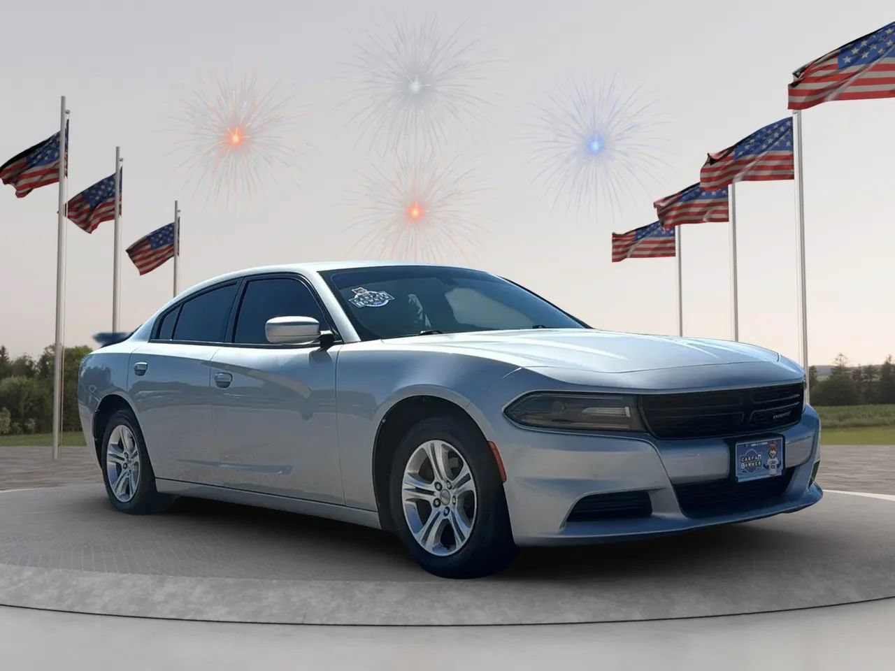 Used 2020 Dodge Charger SXT RWD image 1