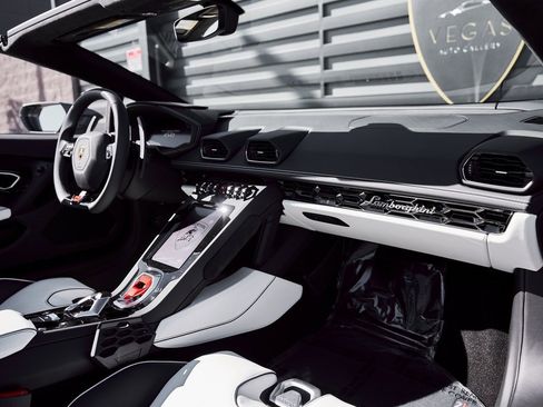 Used 2024 Lamborghini Huracan EVO image 42