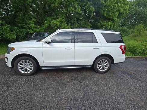 Used 2020 Ford Expedition XLT w/ Equipment Group 202A AWD/4WD image 3