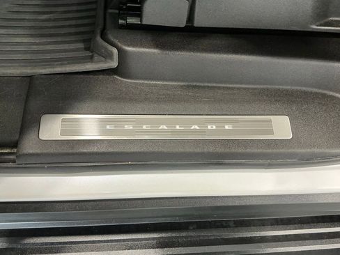 Used 2021 Cadillac Escalade ESV Sport Platinum RWD image 79