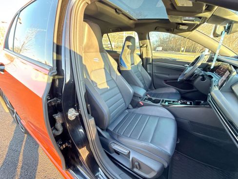 Used 2023 Volkswagen Golf R image 28