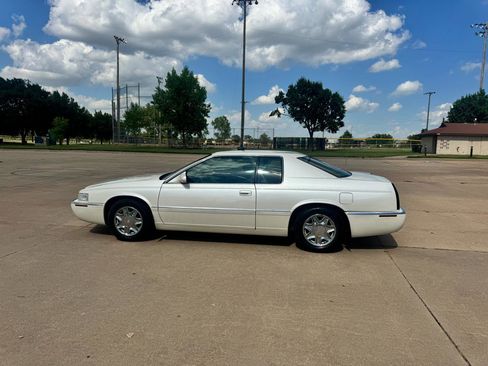 Used 2001 Cadillac Eldorado ESC w/ Comfort/Convenience Pkg FWD image 5
