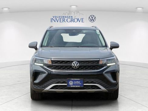 Certified 2023 Volkswagen Taos SE w/ Panoramic Sunroof Package AWD/4WD image 2