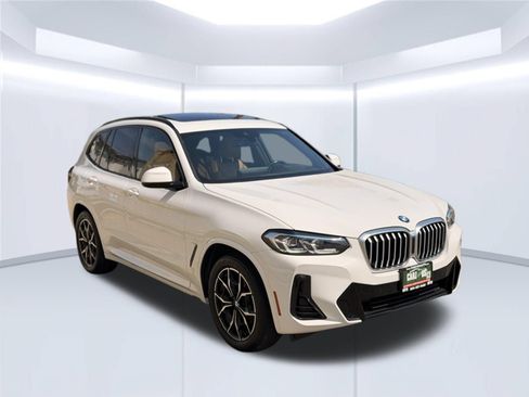 Used 2024 BMW X3 xDrive30i w/ Premium Package AWD/4WD image 3