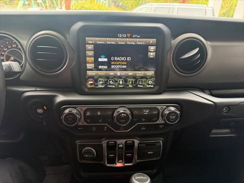 Certified 2021 Jeep Gladiator Sport image 18