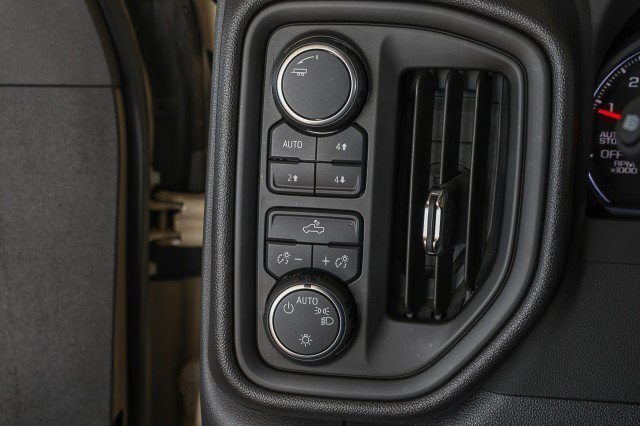 Used 2023 Chevrolet Silverado 1500 Custom Trail Boss w/ LPO, Dark Essentials Package AWD/4WD image 26