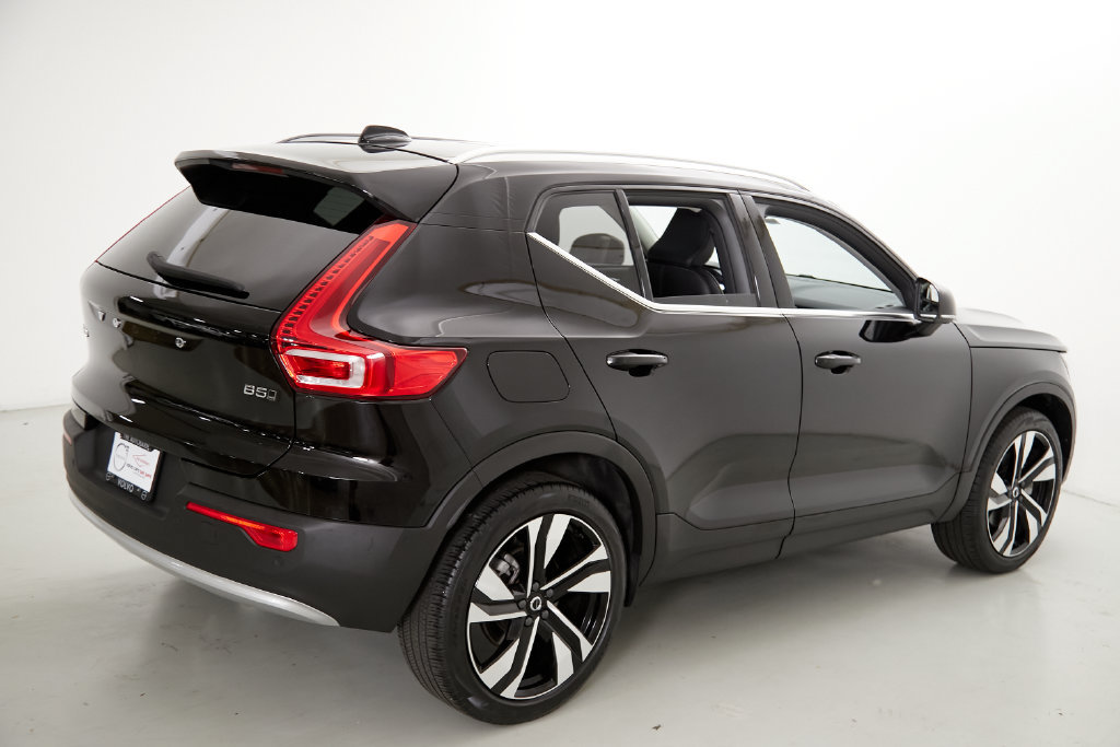 Certified 2023 Volvo XC40 B5 Ultimate w/ Protection Package Premier AWD/4WD image 9