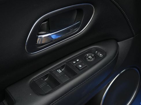Used 2022 Honda HR-V EX-L image 10