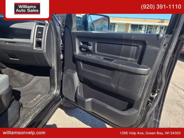 Used 2017 RAM 1500 Express w/ Black Ram 1500 Express Group AWD/4WD image 14