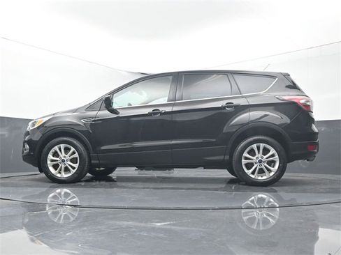 Used 2017 Ford Escape SE image 9