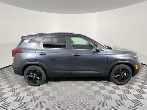 New 2026 Kia Seltos EX FWD image 2