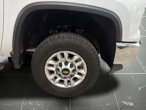 Used 2024 Chevrolet Silverado 2500 LT AWD/4WD image 21