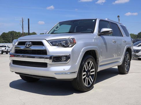 Used 2018 Toyota 4Runner Limited AWD/4WD image 33